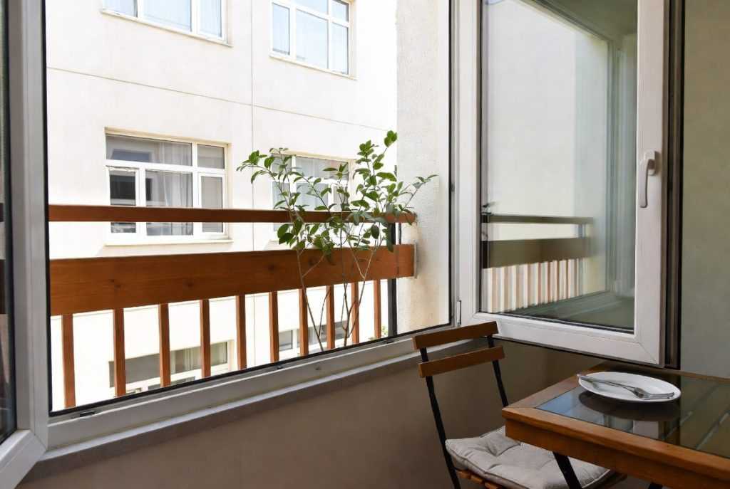 Erkély beépítés étkezőnek